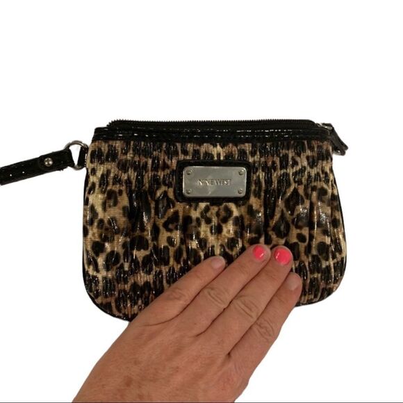 Nine West Leopard Wristlet NWOT - Picture 4 of 4